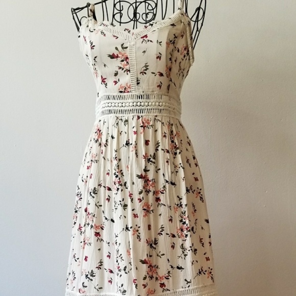 Abercrombie & Fitch Dresses & Skirts - Cream Abercrombie Skater Summer Sun Dress XS